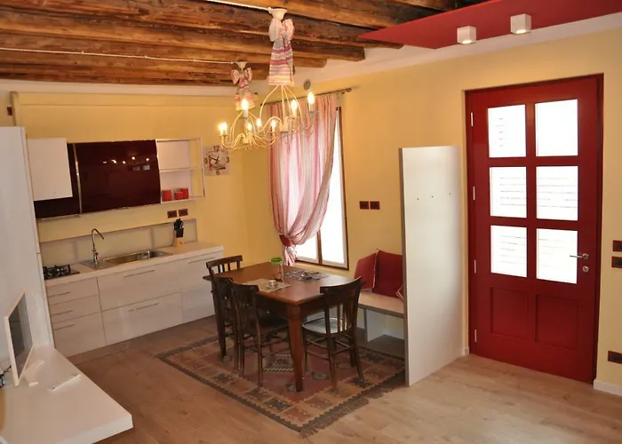 Casa Della Magnolia 別荘 コネリアーノ